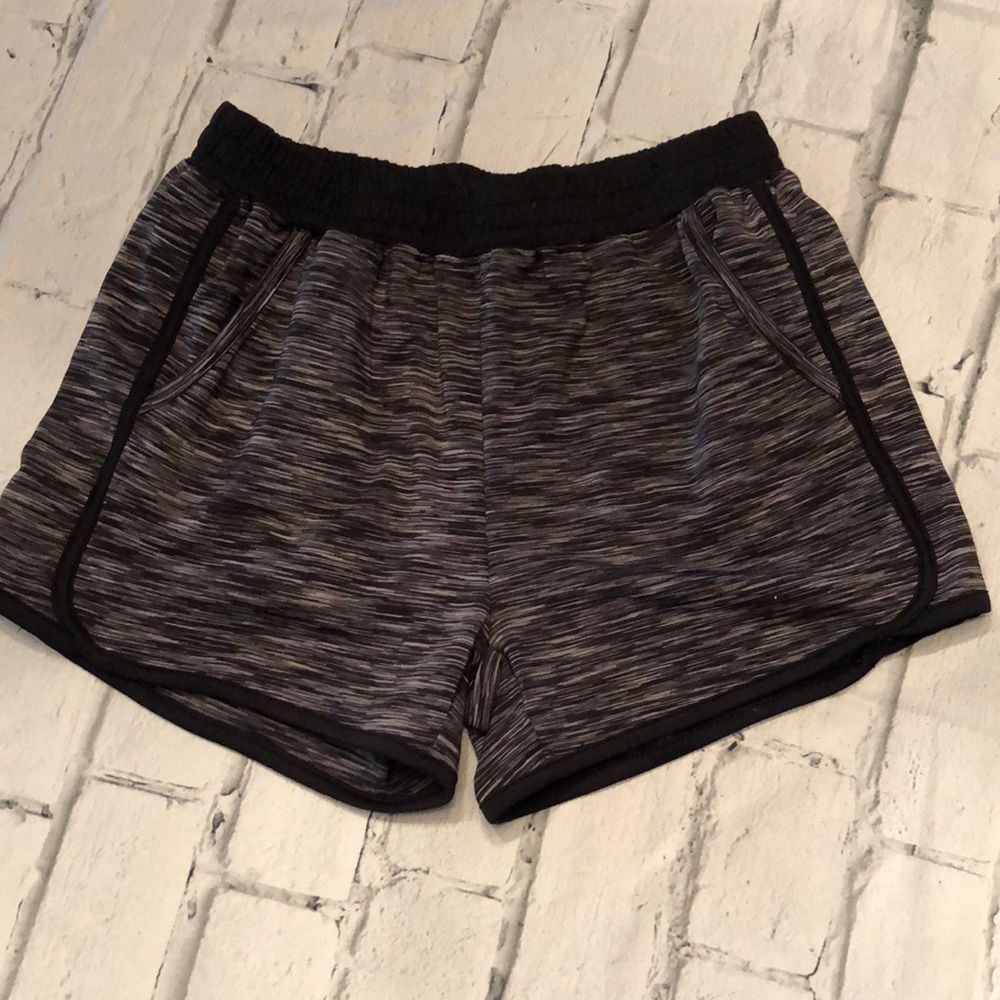 Girls Runway Athletic Shorts in black/grey